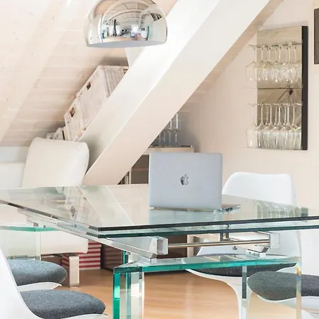 Plum Guide - Chalet * Milan