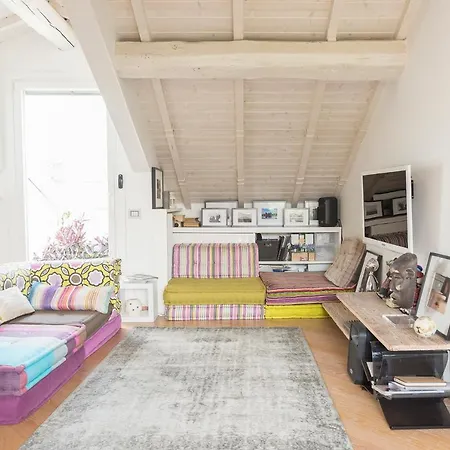 Plum Guide - Chalet Milan