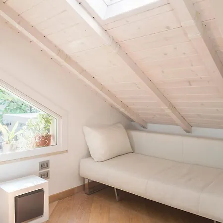Plum Guide - Chalet Milan